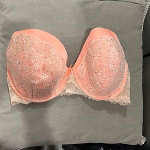 Victoria secret 38DD